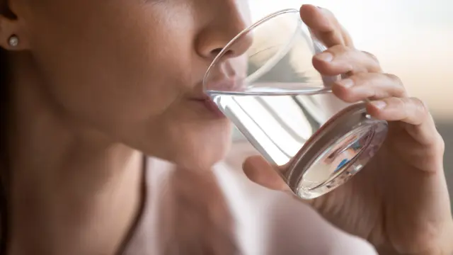 beber agua en ayunas es un estupendo habito saludable